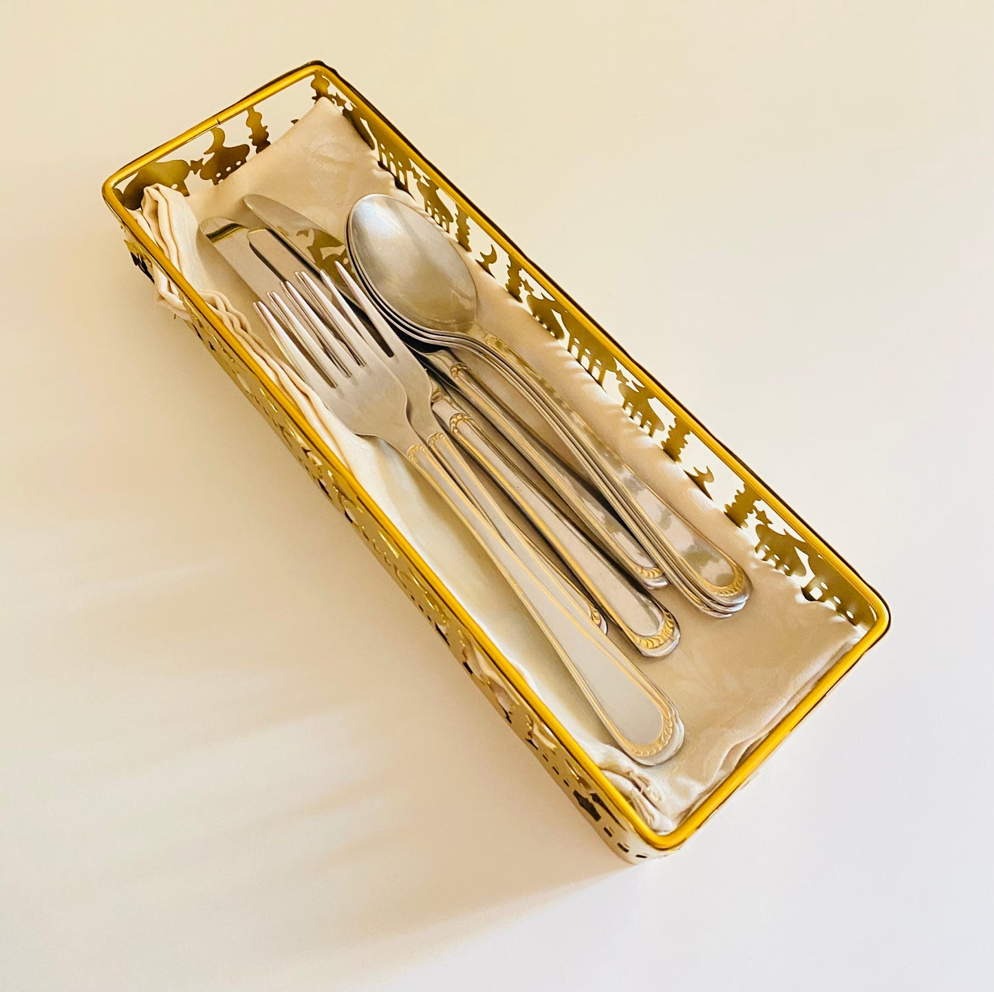 Gold serving tray.