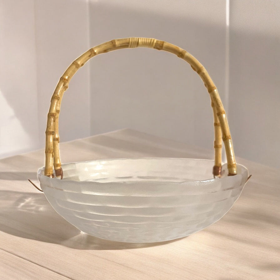 Fruit bowl with bamboo handles