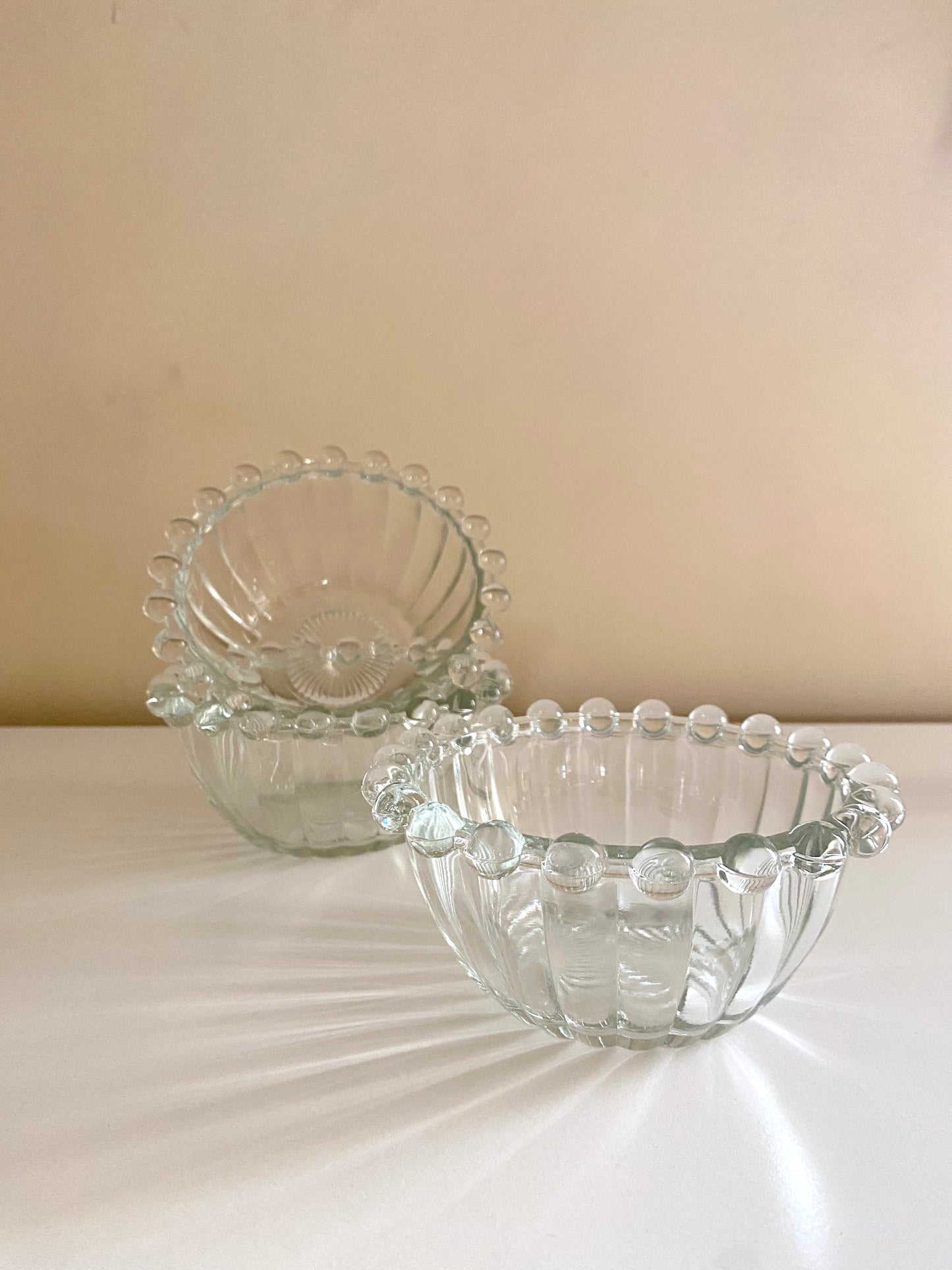 Glass bowls set