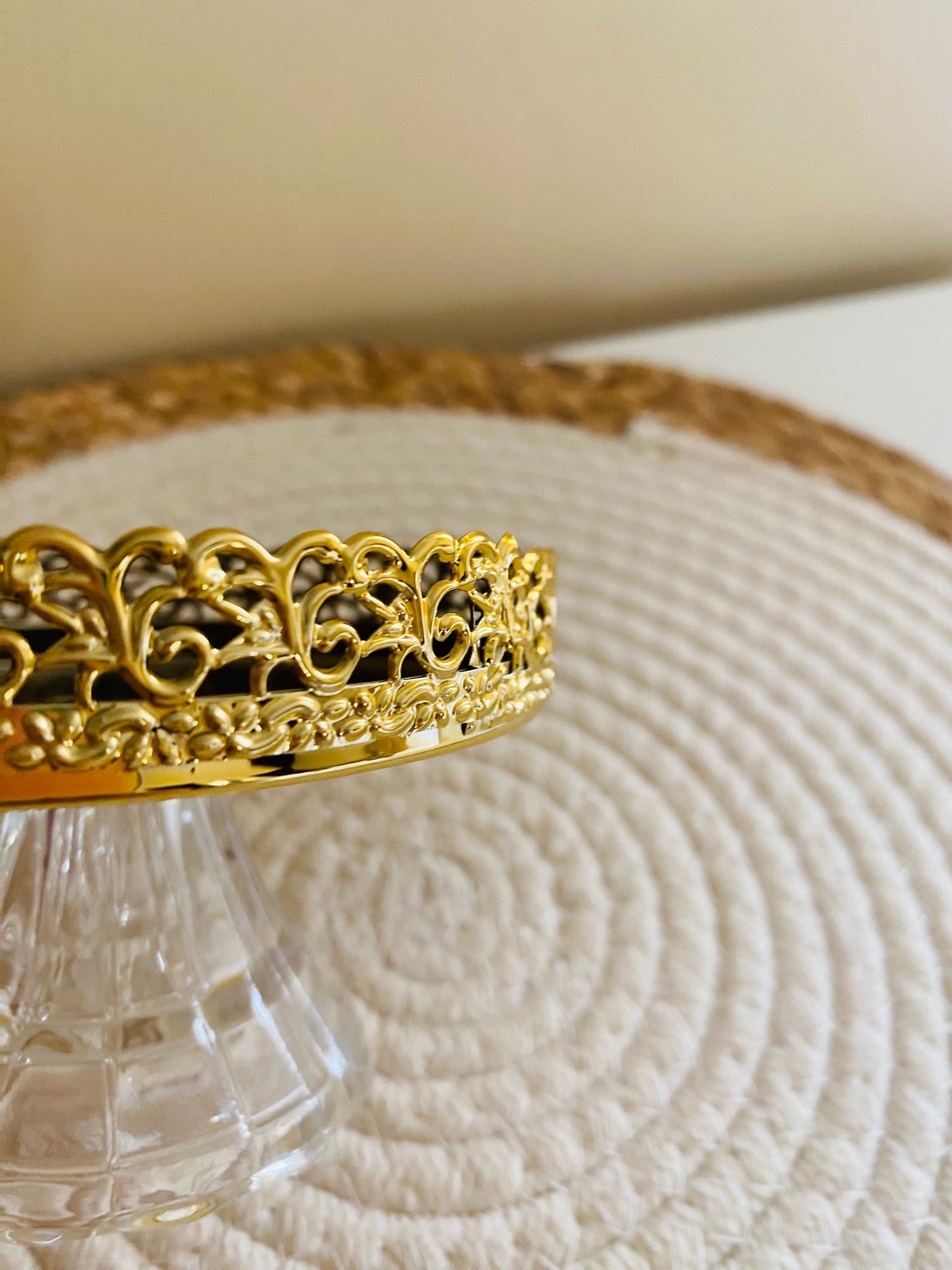 Crystal holder.