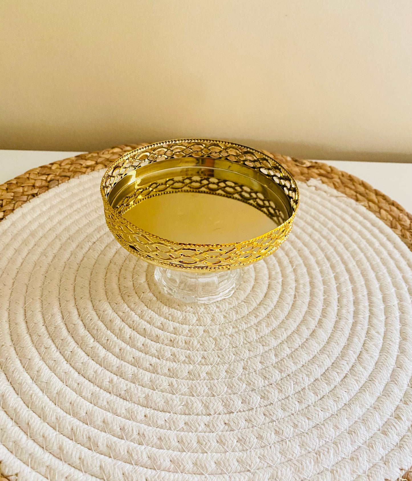 Crystal holder.