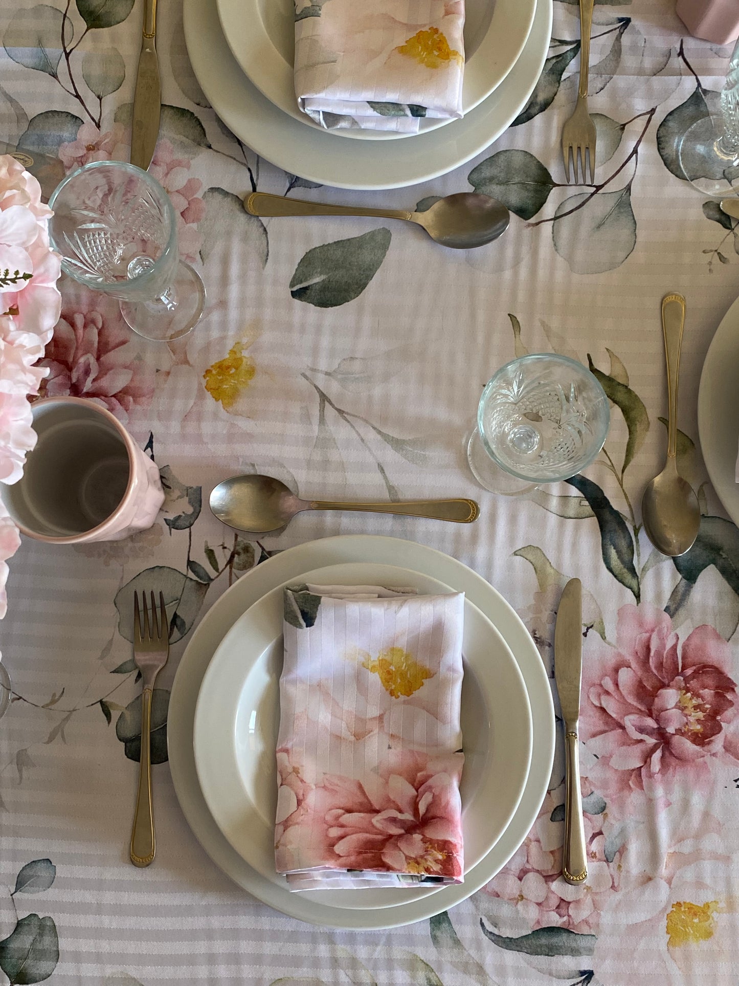 Tablecloth; Floral Pattern