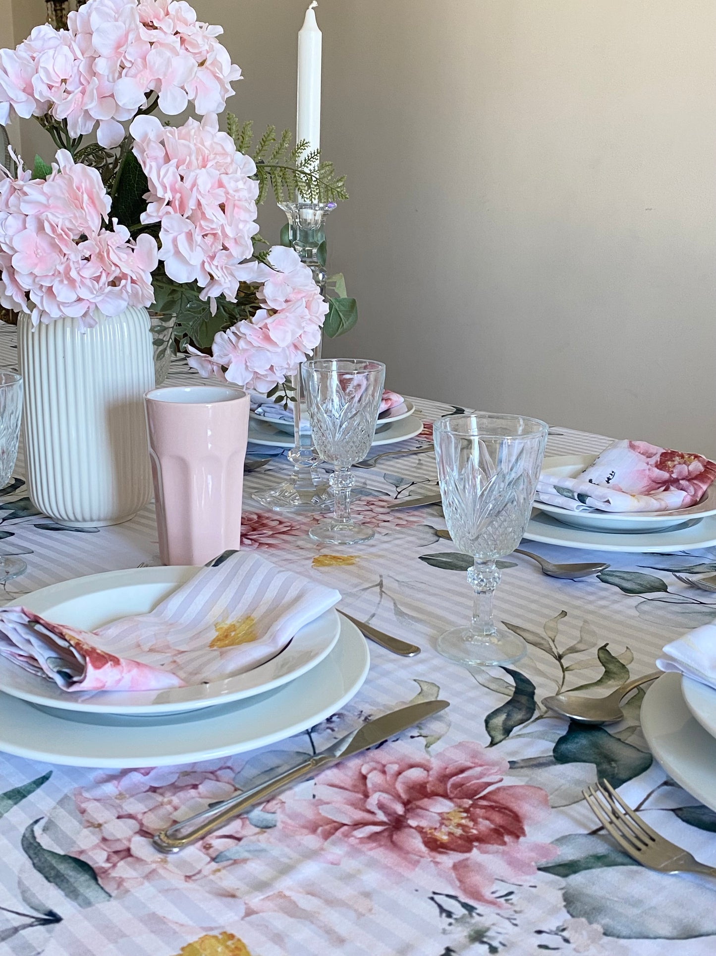 Tablecloth; Floral Pattern