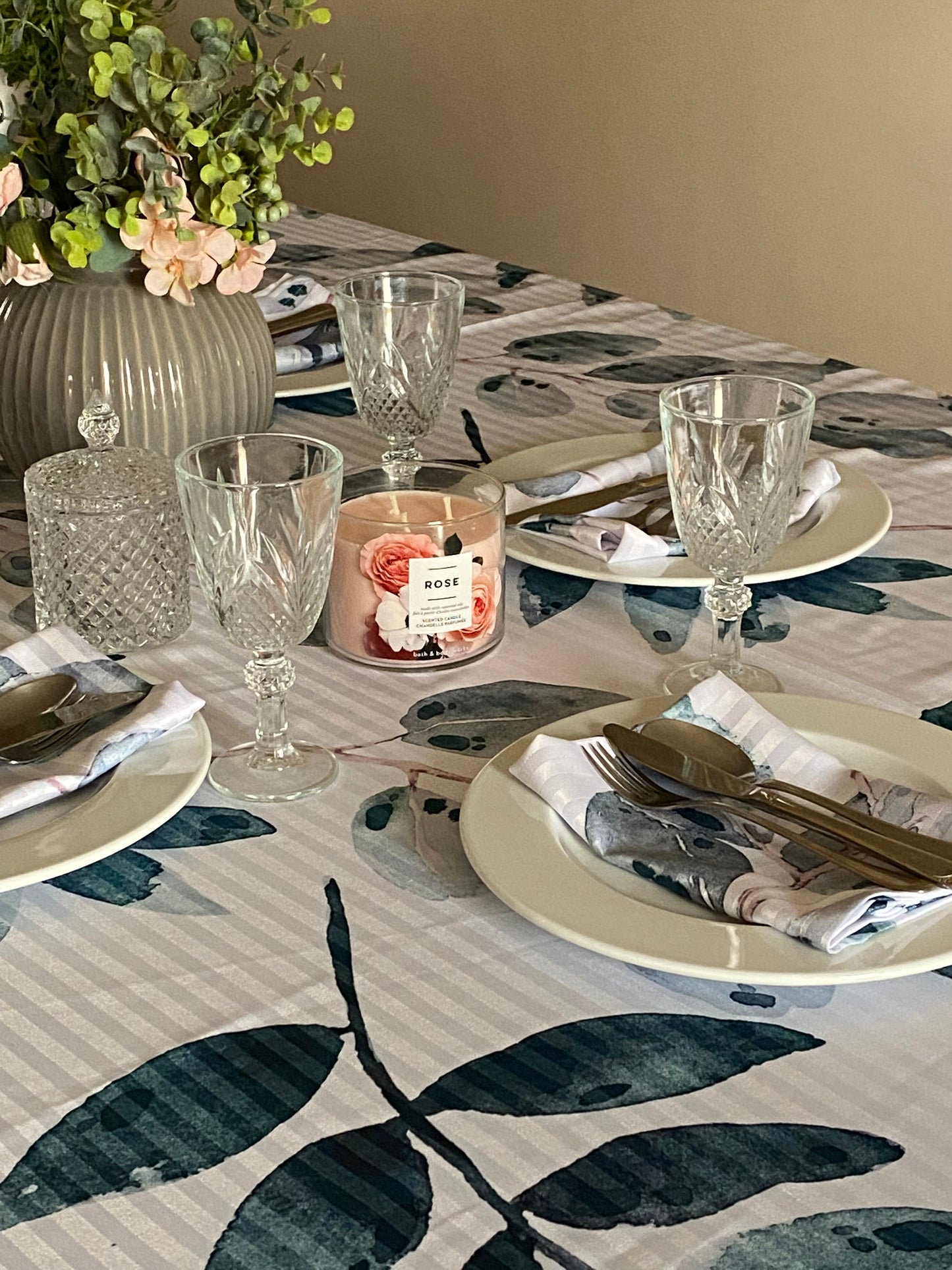 Tablecloth; Leaves Pattern