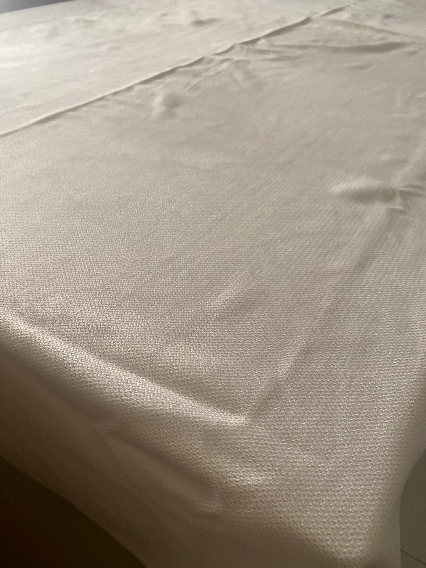 White Tablecloth