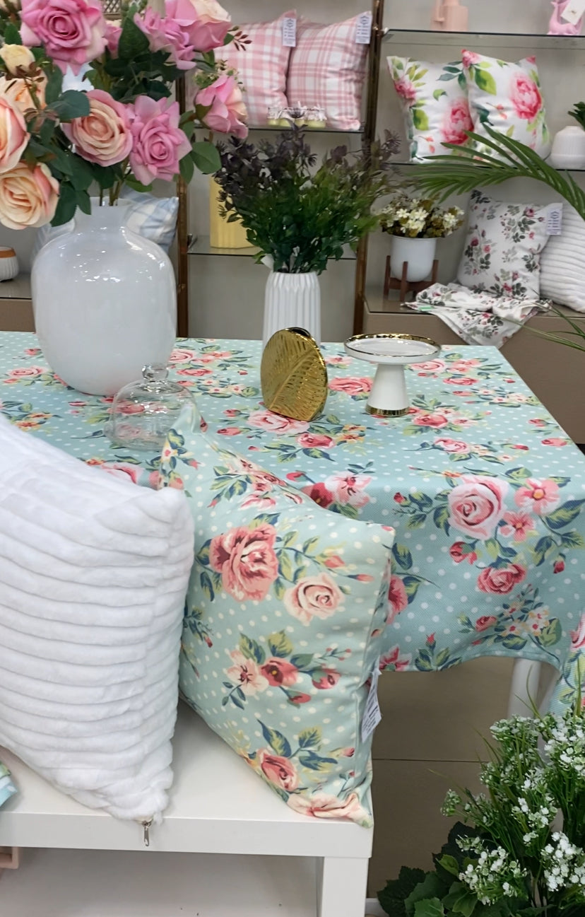 Dotted pink flower tablecloth