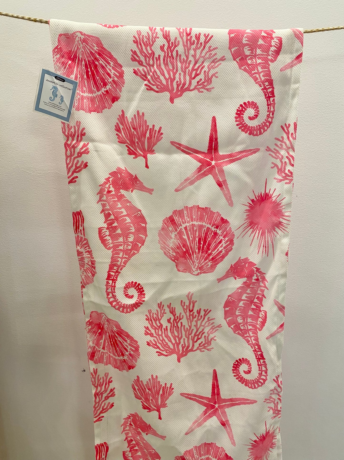 Pink seahorse runner