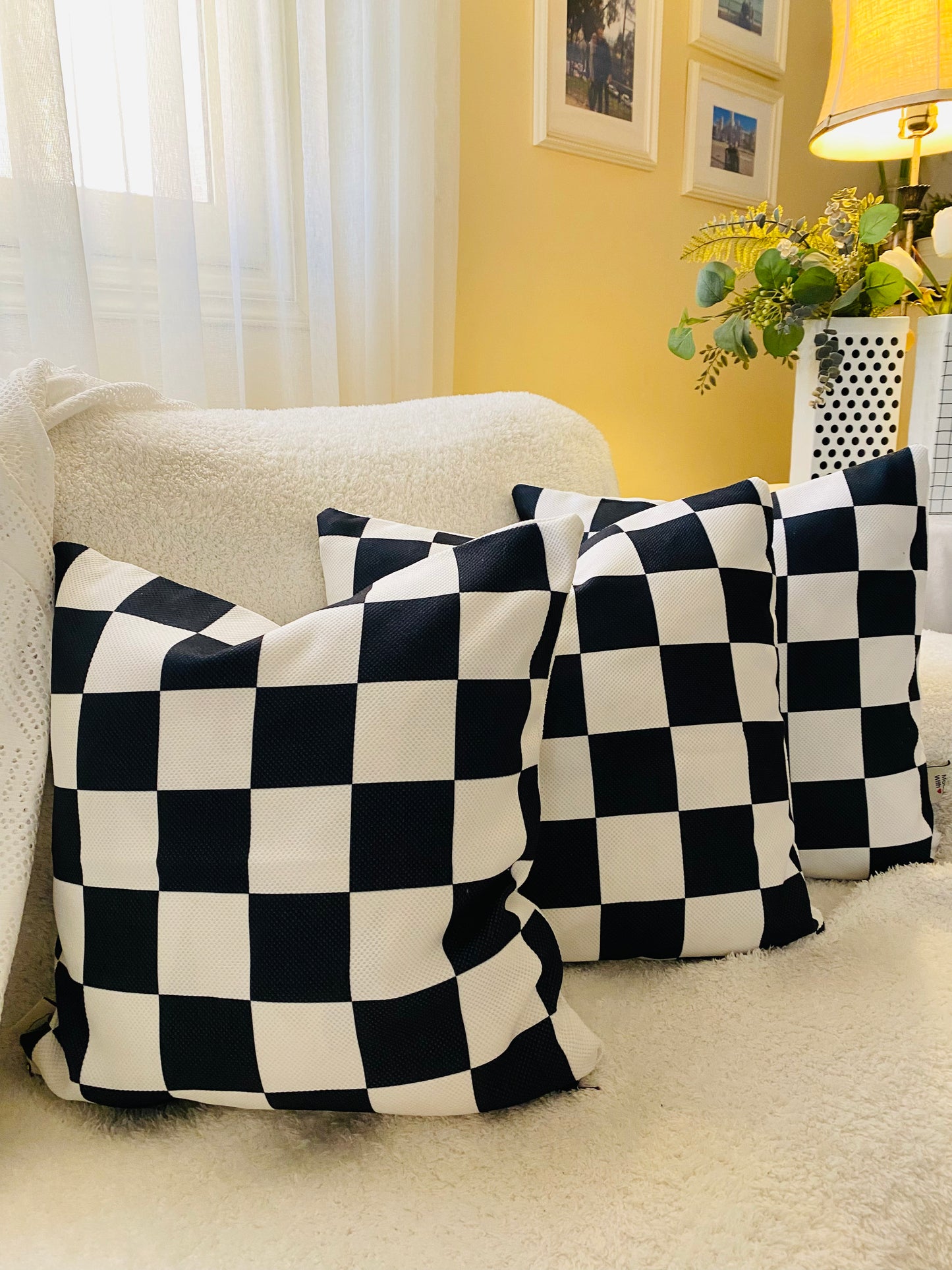 Checkered cushion